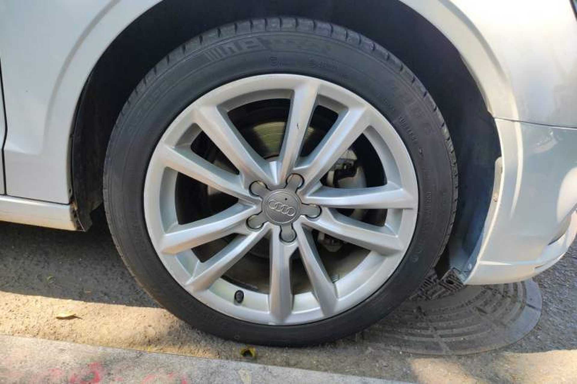 Used Audi A3 2017 Limousine 35 TFSI Ambition Edition Right Front Wheel Hub