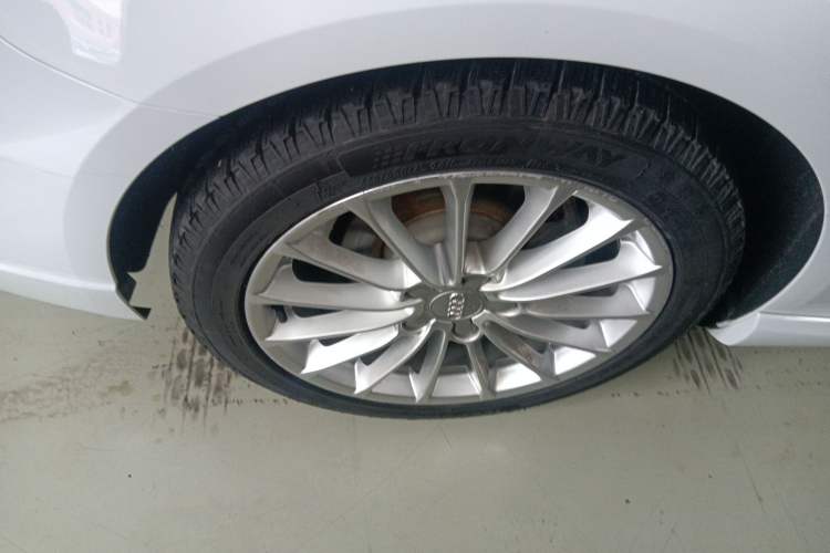 Used Audi A3 2017 Sportback 35 TFSI Fashion Model Right Rear Wheel Hub