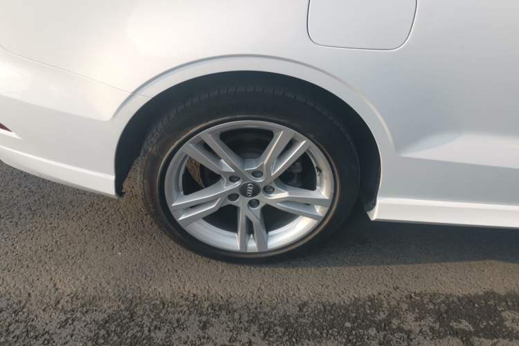 Used Audi A3 2017 Cabriolet 40 TFSI Right Rear Wheel Hub
