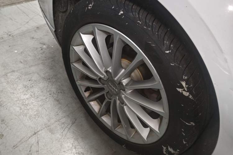 Used Audi A3 2017 Sportback 35 TFSI Fashion Model Right Rear Wheel Hub