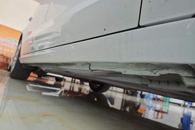 Used Audi A3 2017 Limousine 35 TFSI Ambition Edition Right Side Sill