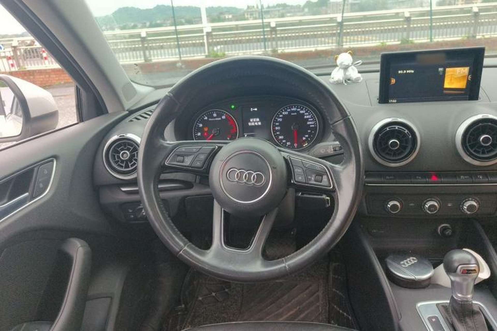 Used Audi A3 2017 Limousine 35 TFSI Fashion Model Steering Wheel
