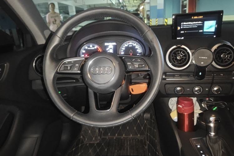 Used Audi A3 2017 Limousine 35 TFSI Fashion Model Steering Wheel