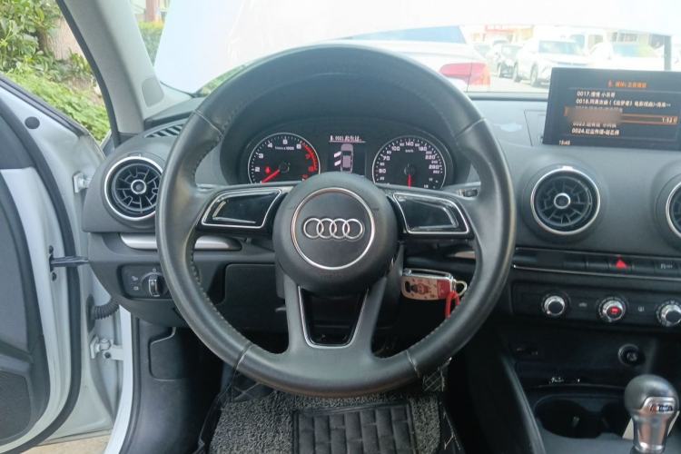Used Audi A3 2017 Limousine 35 TFSI Ambition Edition Steering Wheel