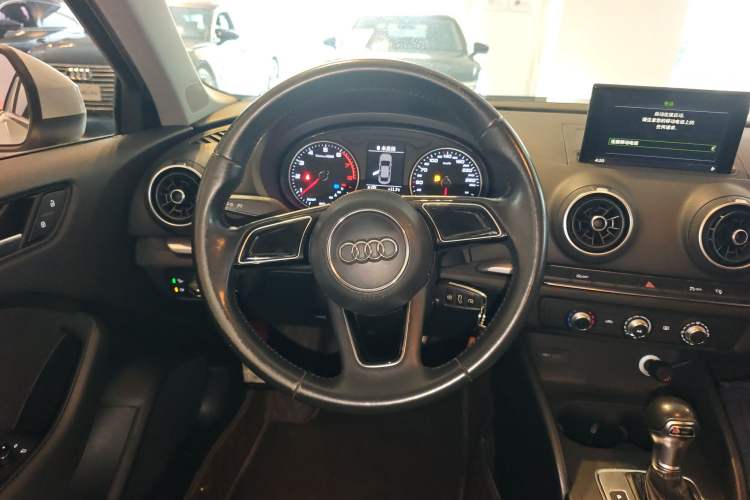 Used Audi A3 2017 Limousine 35 TFSI Ambition Edition Steering Wheel