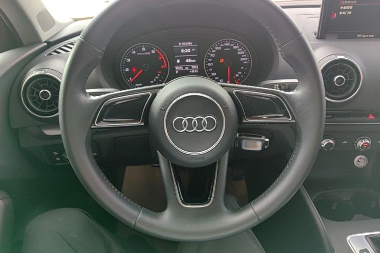 Used Audi A3 2017 Limousine 35 TFSI Ambition Edition Steering Wheel