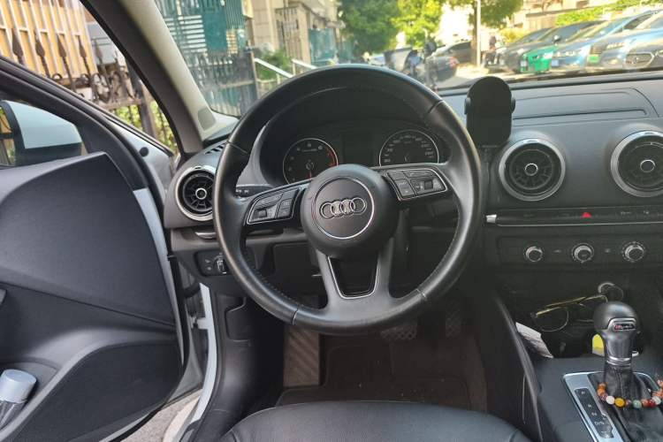 Used Audi A3 2017 Sportback 35 TFSI Fashion Model Steering Wheel