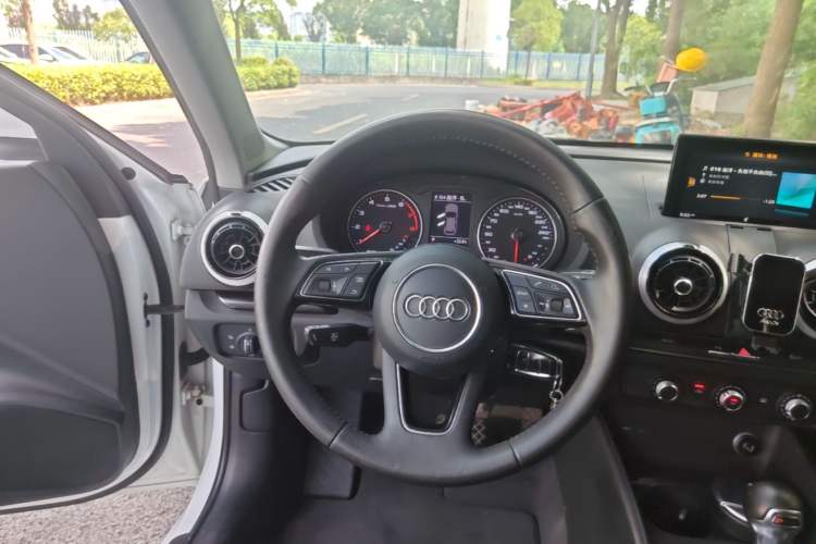 Used Audi A3 2017 Sportback 35 TFSI Fashion Model Steering Wheel