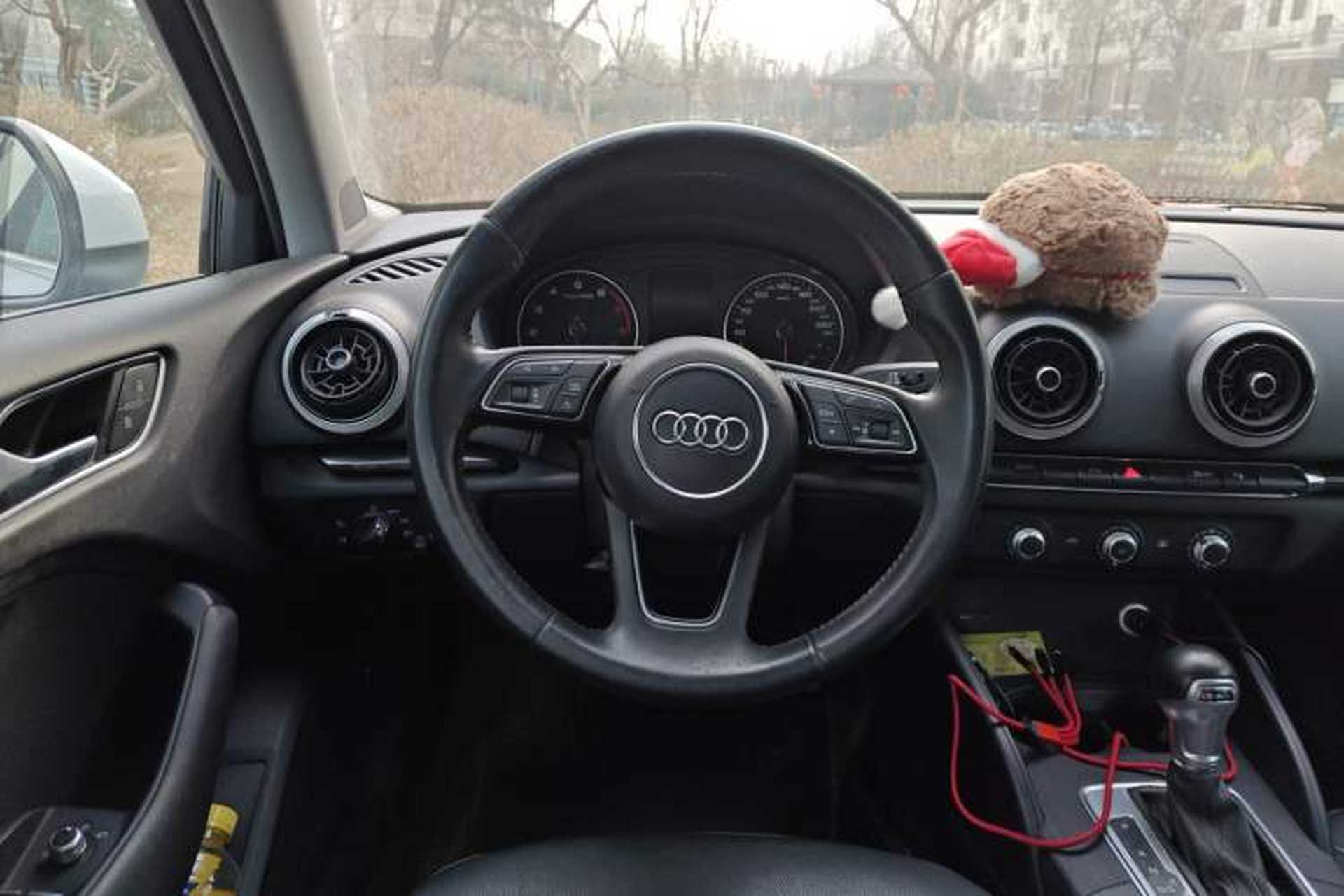 Used Audi A3 2017 Limousine 35 TFSI Fashion Model Steering Wheel
