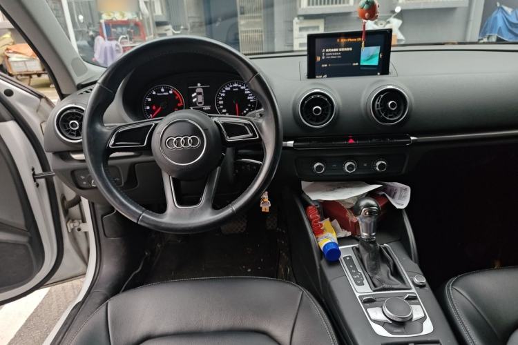 Used Audi A3 2017 Limousine 35 TFSI Ambition Edition Steering Wheel