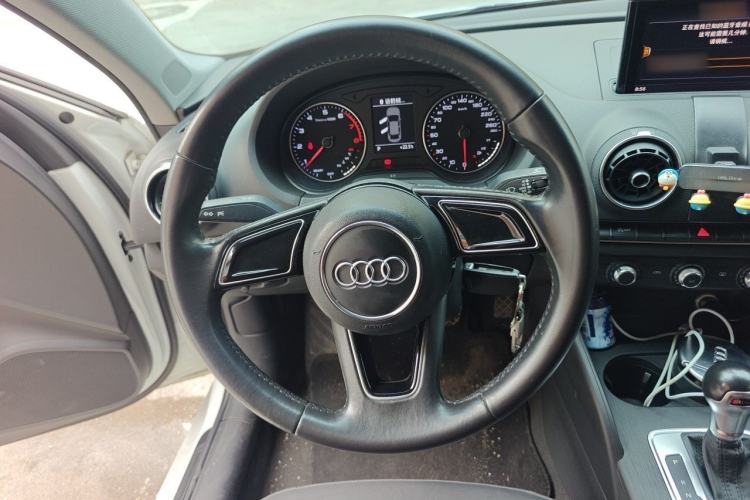 Used Audi A3 2017 Limousine 35 TFSI Ambition Edition Steering Wheel
