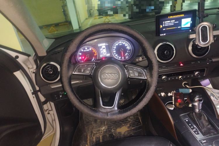 Used Audi A3 2017 Limousine 35 TFSI Style Edition Steering Wheel