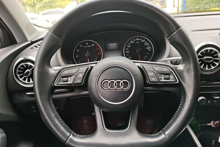 Used Audi A3 2017 Limousine 35 TFSI Sport Edition Steering Wheel