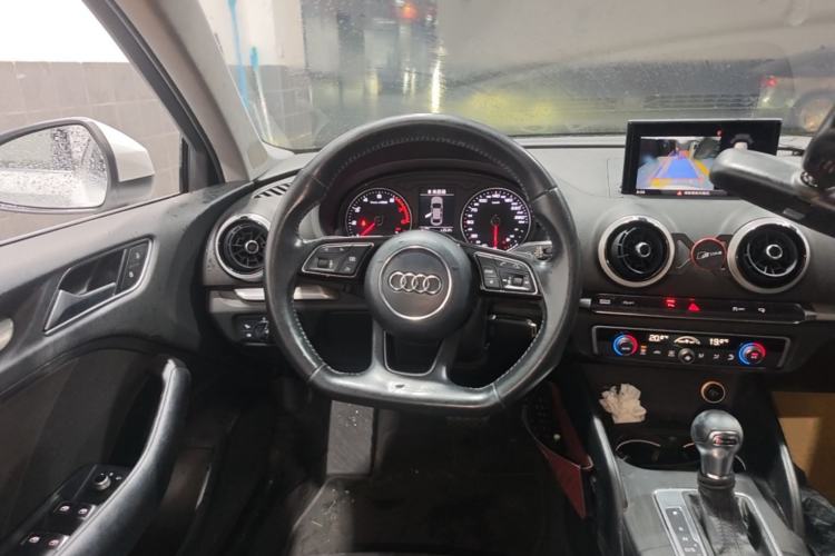 Used Audi A3 2017 Limousine 35 TFSI Sport Edition Steering Wheel
