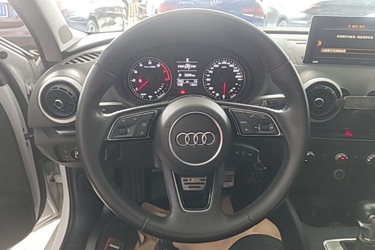 Used Audi A3 2017 Limousine 35 TFSI Fashion Model Steering Wheel