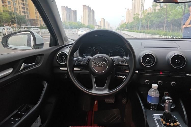 Used Audi A3 2017 Limousine 35 TFSI Ambition Edition Steering Wheel