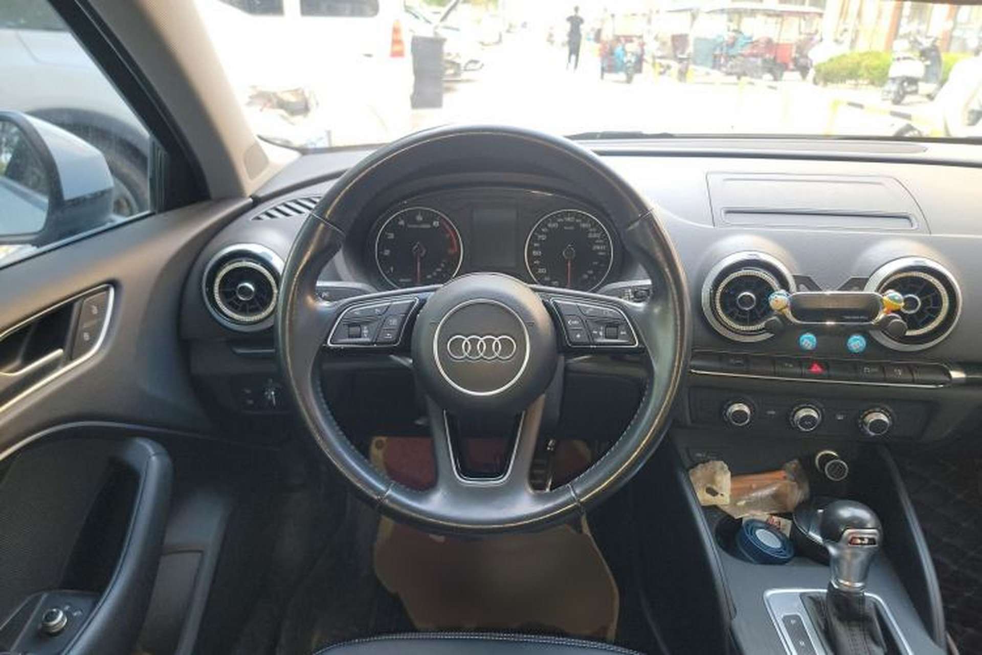 Used Audi A3 2017 Limousine 35 TFSI Fashion Model Steering Wheel