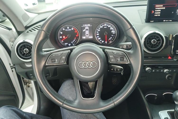Used Audi A3 2017 Limousine 35 TFSI Style Edition Steering Wheel