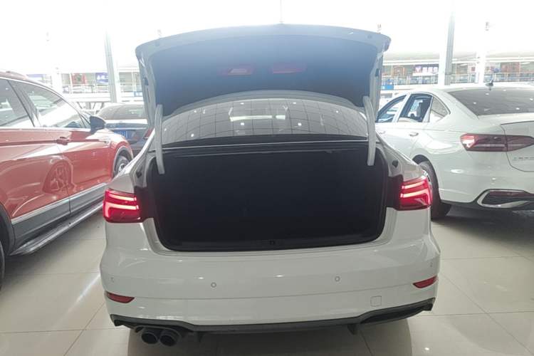 Used Audi A3 2017 Limousine 35 TFSI Fashion Model Trunk