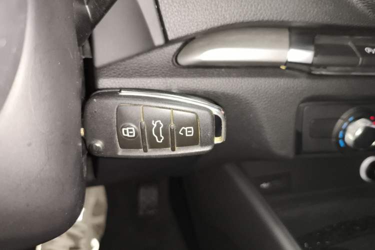 Used Audi A3 2017 Limousine 35 TFSI Ambition Edition Vehicle Key