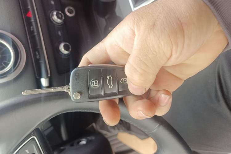 Used Audi A3 2017 Limousine 35 TFSI Fashion Model Vehicle Key