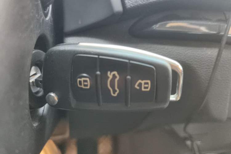 Used Audi A3 2017 Sportback 35 TFSI Fashion Model Vehicle Key