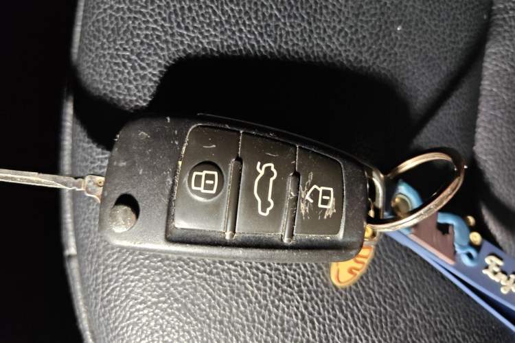 Used Audi A3 2017 Limousine 35 TFSI Fashion Model Vehicle Key