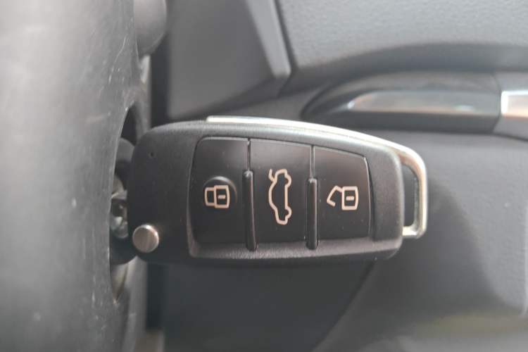 Used Audi A3 2017 Limousine 35 TFSI Fashion Model Vehicle Key