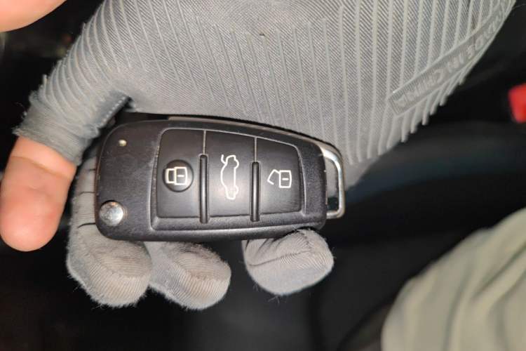Used Audi A3 2017 Limousine 35 TFSI Fashion Model Vehicle Key