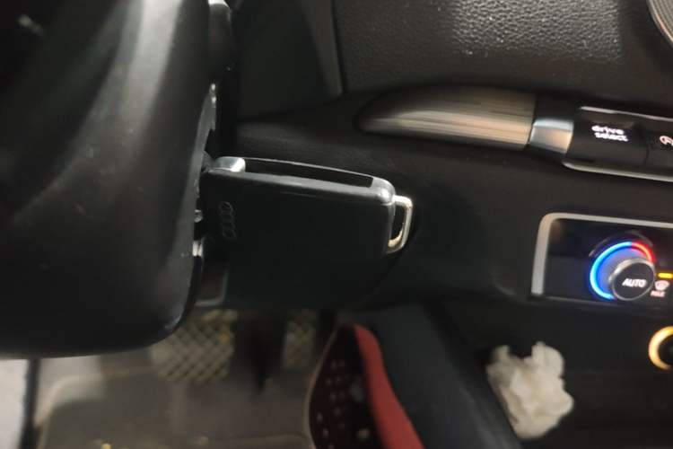 Used Audi A3 2017 Limousine 35 TFSI Sport Edition Vehicle Key