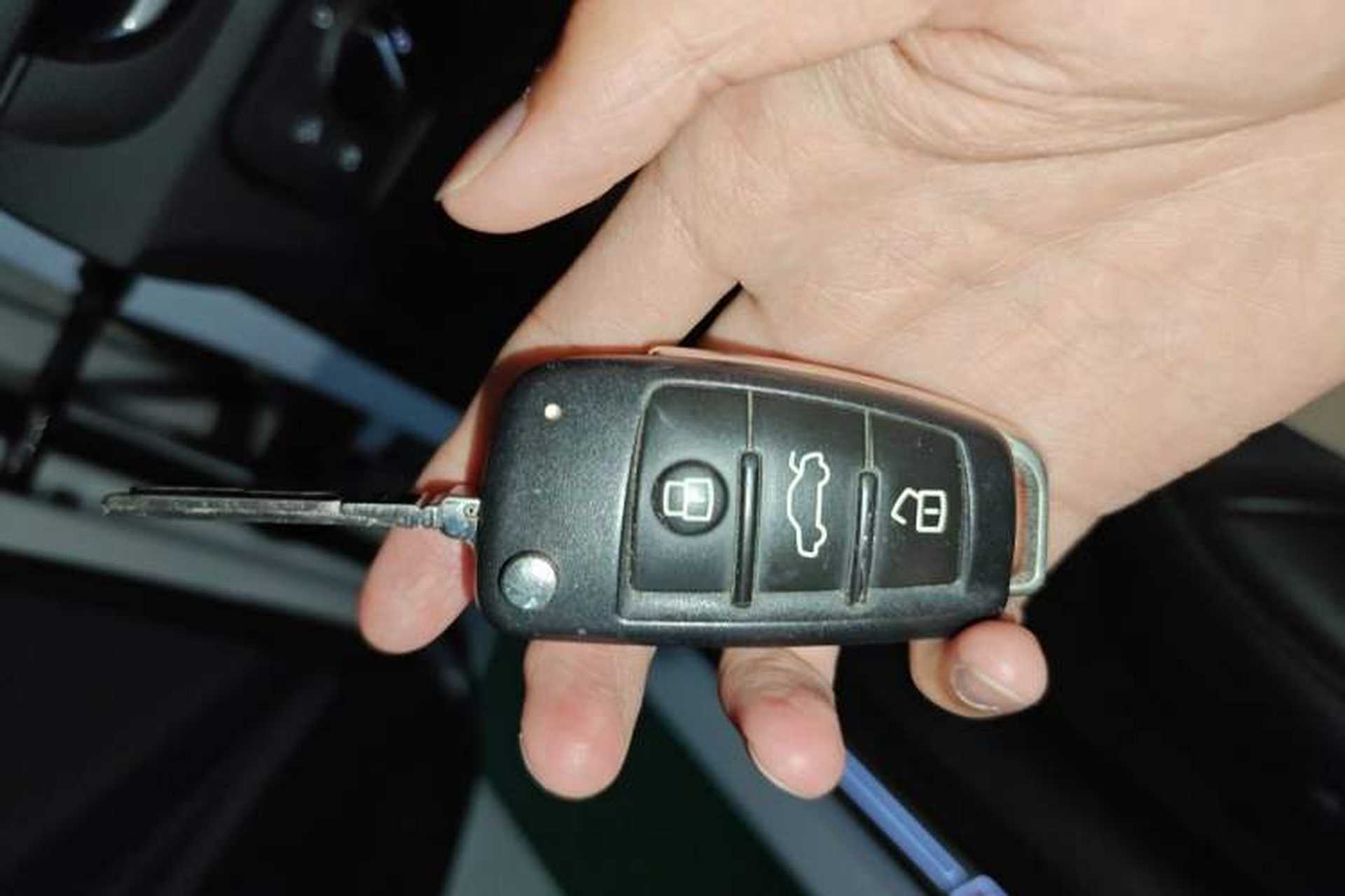 Used Audi A3 2017 Limousine 35 TFSI Fashion Model Vehicle Key