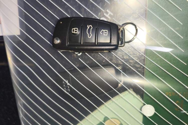 Used Audi A3 2017 Limousine 40 TFSI Style Edition Vehicle Key