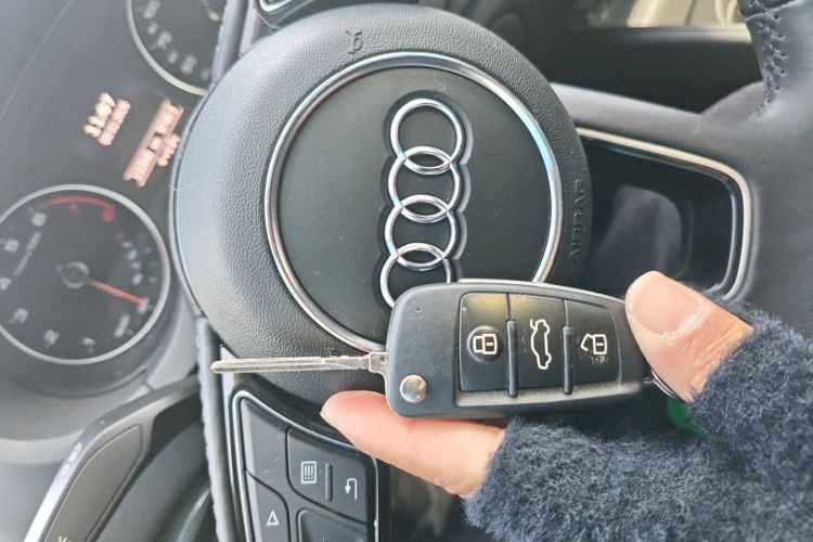 Used Audi A3 2017 Limousine 35 TFSI Style Edition Vehicle Key