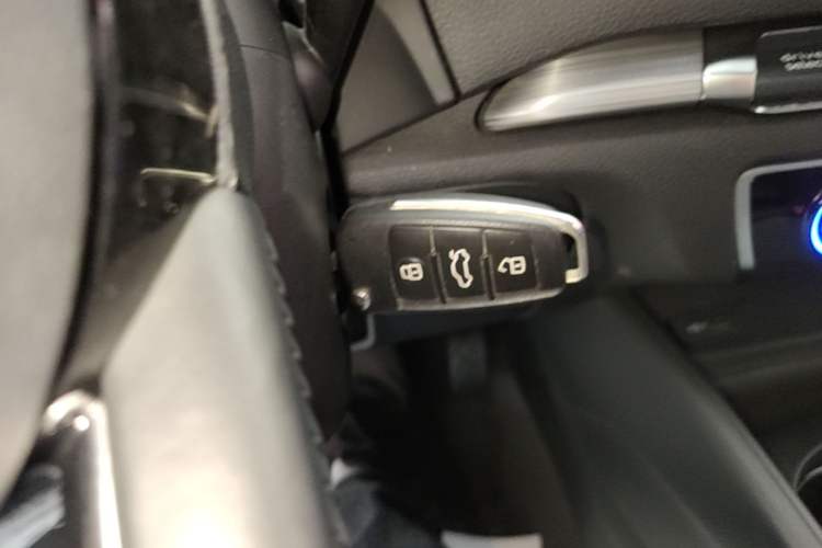 Used Audi A3 2017 Limousine 35 TFSI Sport Edition Vehicle Key