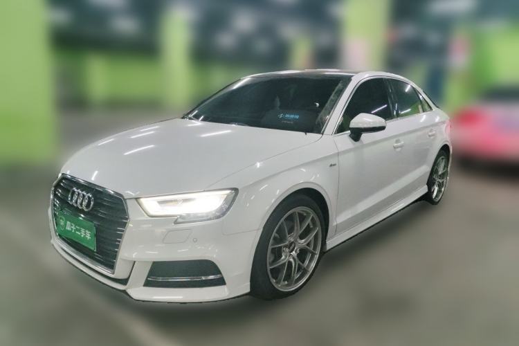Używany Audi A3 2017 Limousine 35 TFSI Sport Edition Guazi used car, China used car export, Used car for sale, Used cars, Cheapest cars for sale