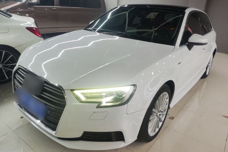 Used Audi A3 2017 Sportback 35 TFSI Ambition Edition Guazi used car, China used car export, Used car for sale, Used cars, Cheapest cars for sale