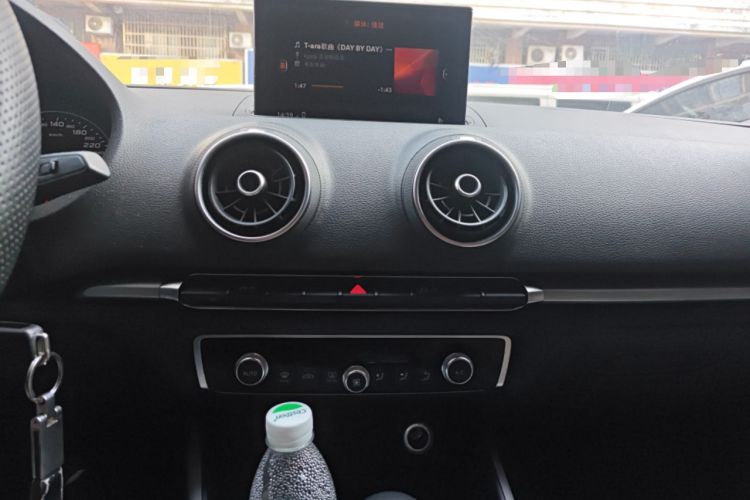 Used Audi A3 2017 Sportback 35 TFSI Ambition Edition Audio And AC Panel