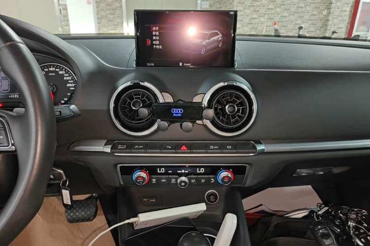 Used Audi A3 2017 Sportback 35 TFSI Sport Edition Audio And AC Panel