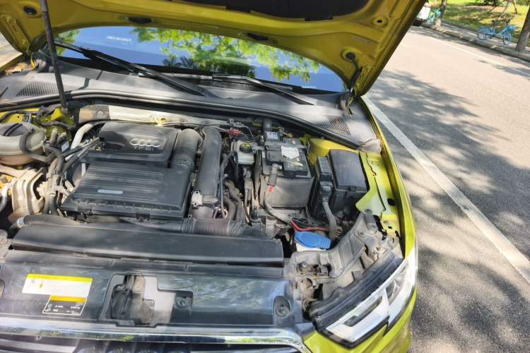Used Audi A3 2017 Limousine 35 TFSI Fashion Model Engine Bay Left