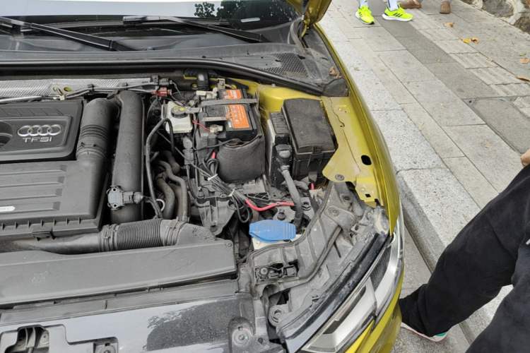 Used Audi A3 2017 Limousine 35 TFSI Fashion Model Engine Bay Left