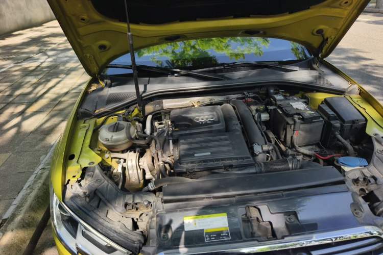 Used Audi A3 2017 Limousine 35 TFSI Fashion Model Engine Bay Right