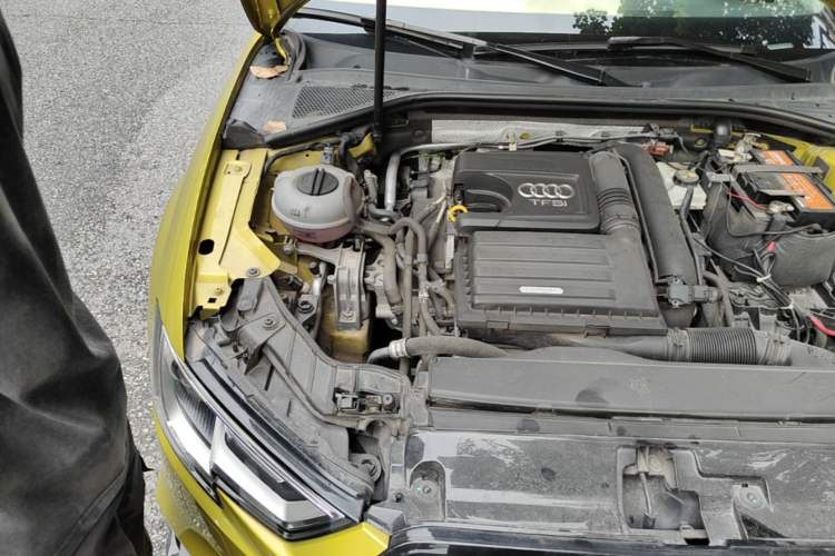 Used Audi A3 2017 Limousine 35 TFSI Fashion Model Engine Bay Right