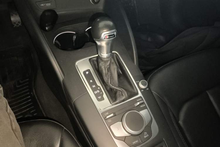 Used Audi A3 2017 Limousine 40 TFSI Style Edition Gear Lever