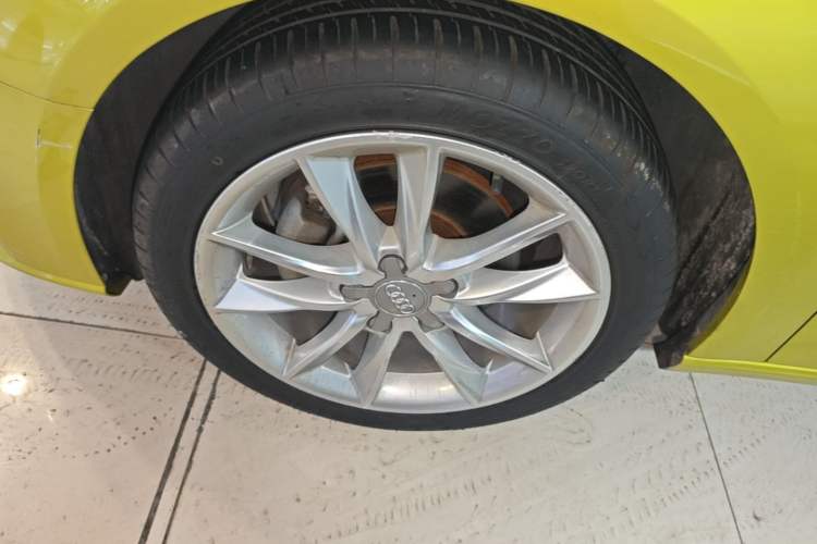 Used Audi A3 2017 Sportback 35 TFSI Ambition Edition Left Front Wheel Hub