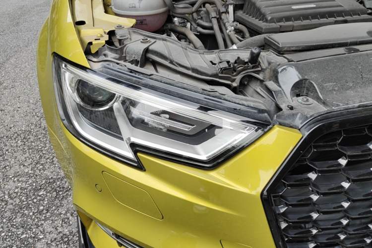 Used Audi A3 2017 Limousine 35 TFSI Fashion Model Right Front Headlight