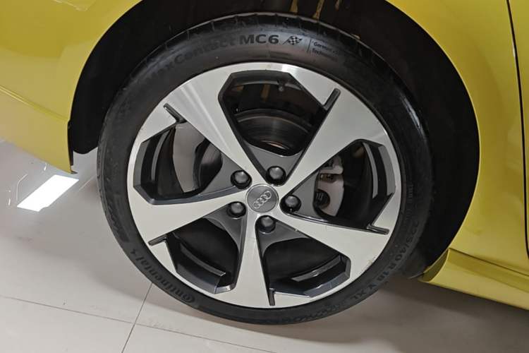 Used Audi A3 2017 Sportback 35 TFSI Sport Edition Right Rear Wheel Hub