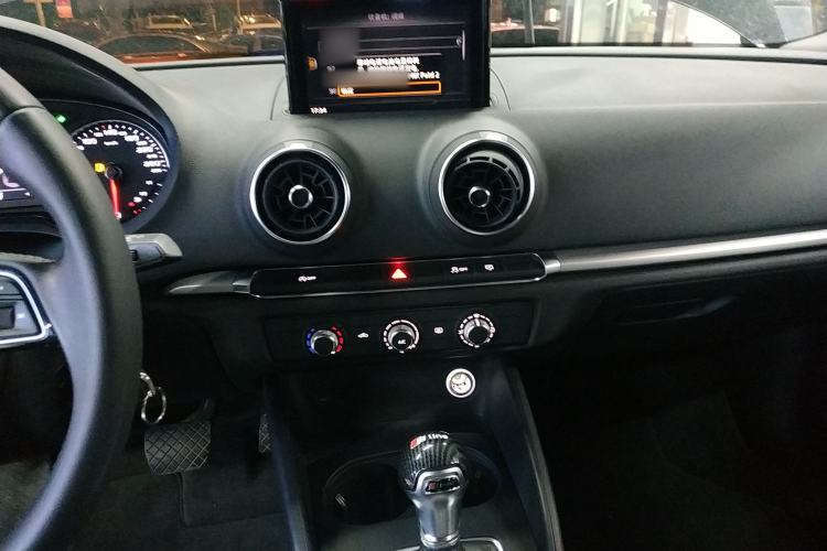 Used Audi A3 2018 30th Anniversary Edition Limousine 35 TFSI Ambition Model Audio And AC Panel