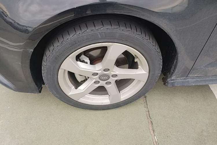 Used Audi A3 2018 30th Anniversary Edition Sportback 35 TFSI Fashion Model Left Front Wheel Hub