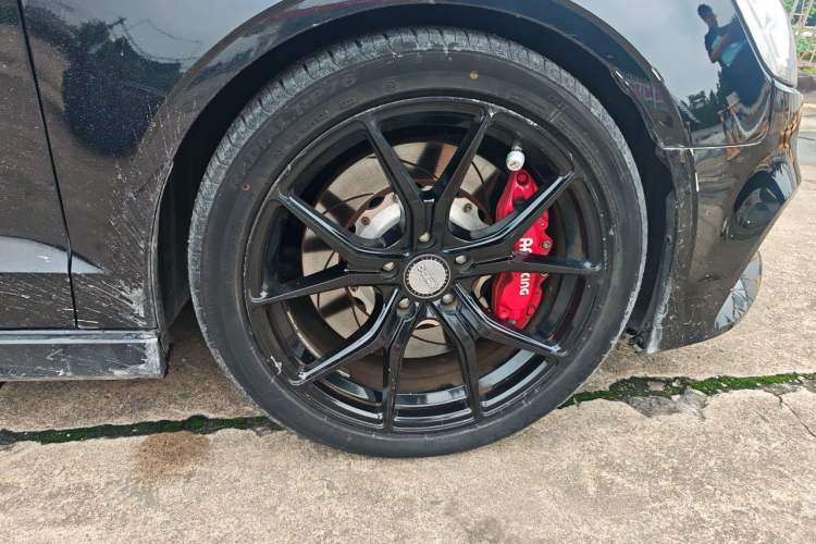 Used Audi A3 2018 30th Anniversary Edition Limousine 35 TFSI Fashion Model Right Front Wheel Hub