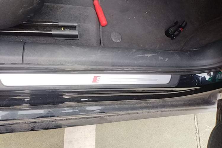 Used Audi A3 2018 30th Anniversary Edition Sportback 35 TFSI Fashion Model Right Side Sill